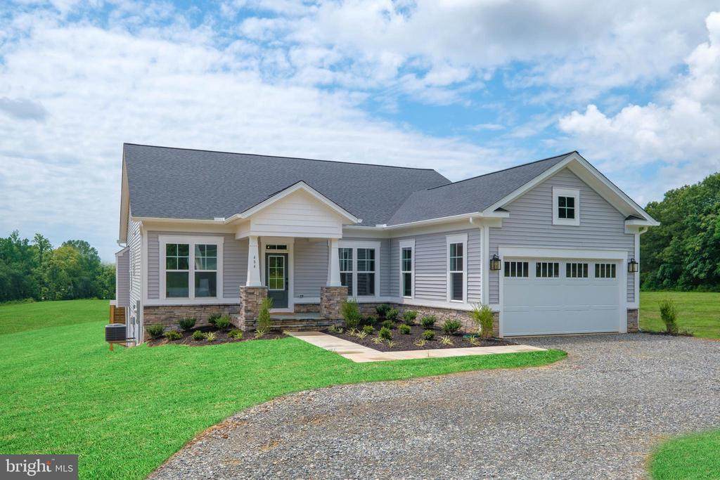 820 Fairview Dr - Photo 1