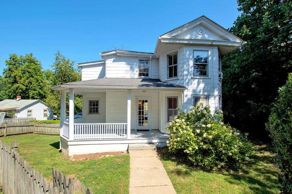 227 Rosser Ave - Photo 1