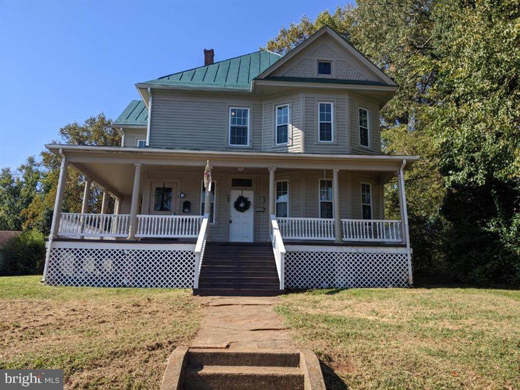 196 Belleview Ave - Photo 1