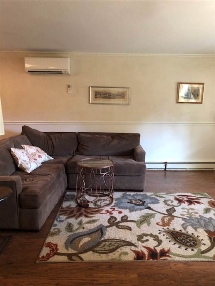 1102 River Ct - Photo 1