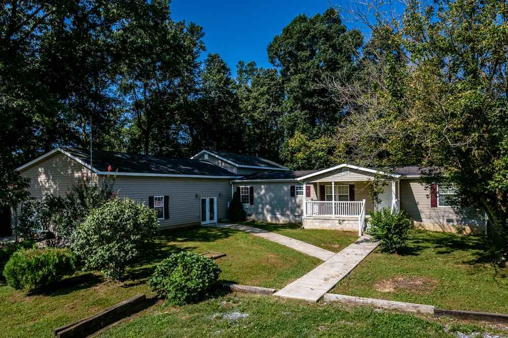 136 David Dr - Photo 1