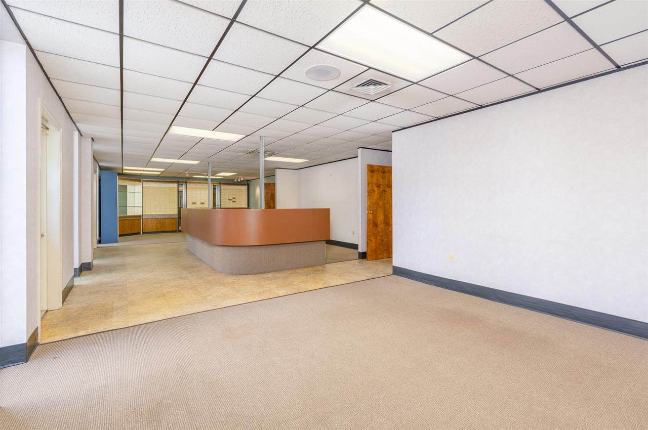400 Magnolia Ave - Photo 1