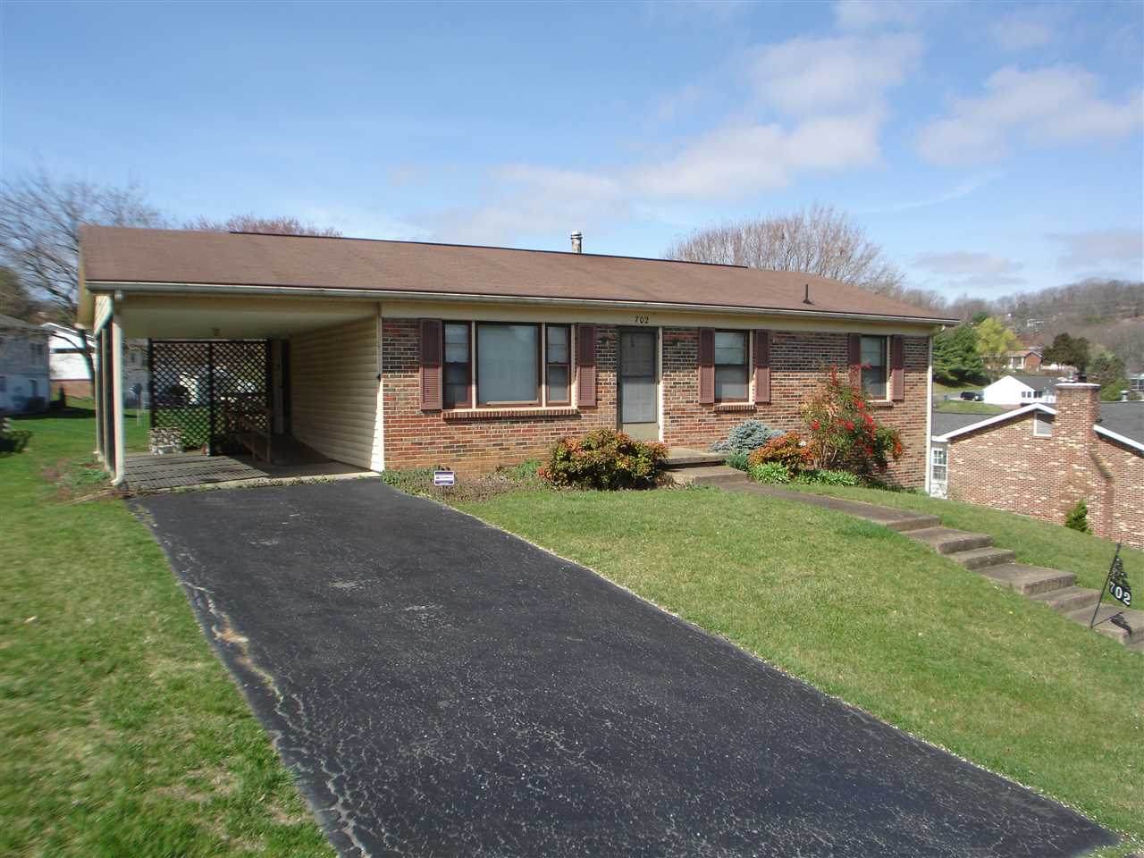 702 Carann St - Photo 1