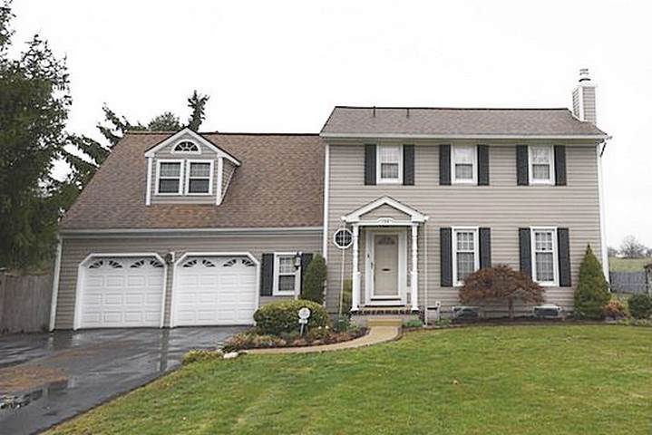 135 Featherstone Dr - Photo 1