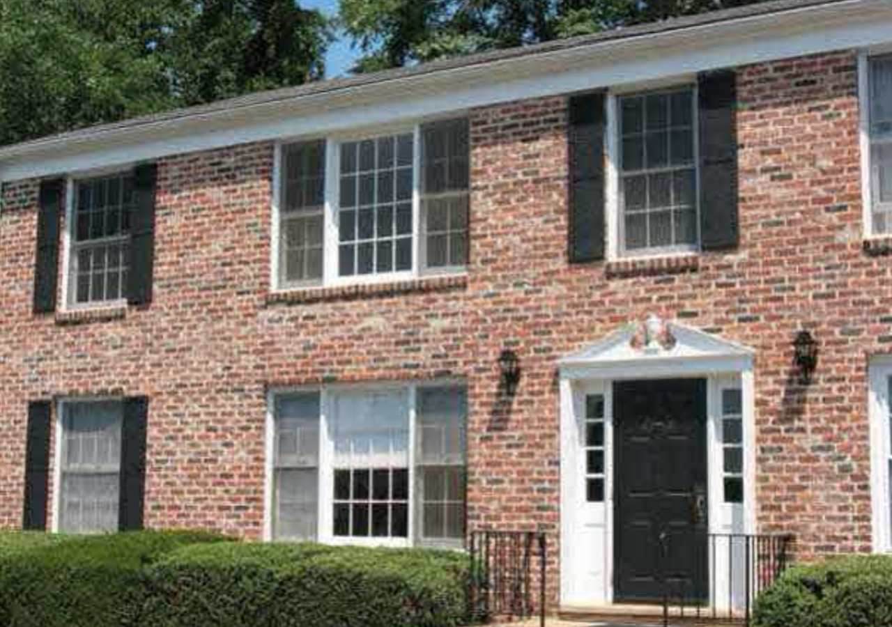 2527 Hydraulic Rd - Photo 1