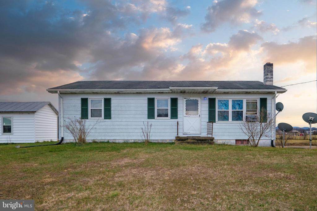 613 Airport Rd - Photo 1