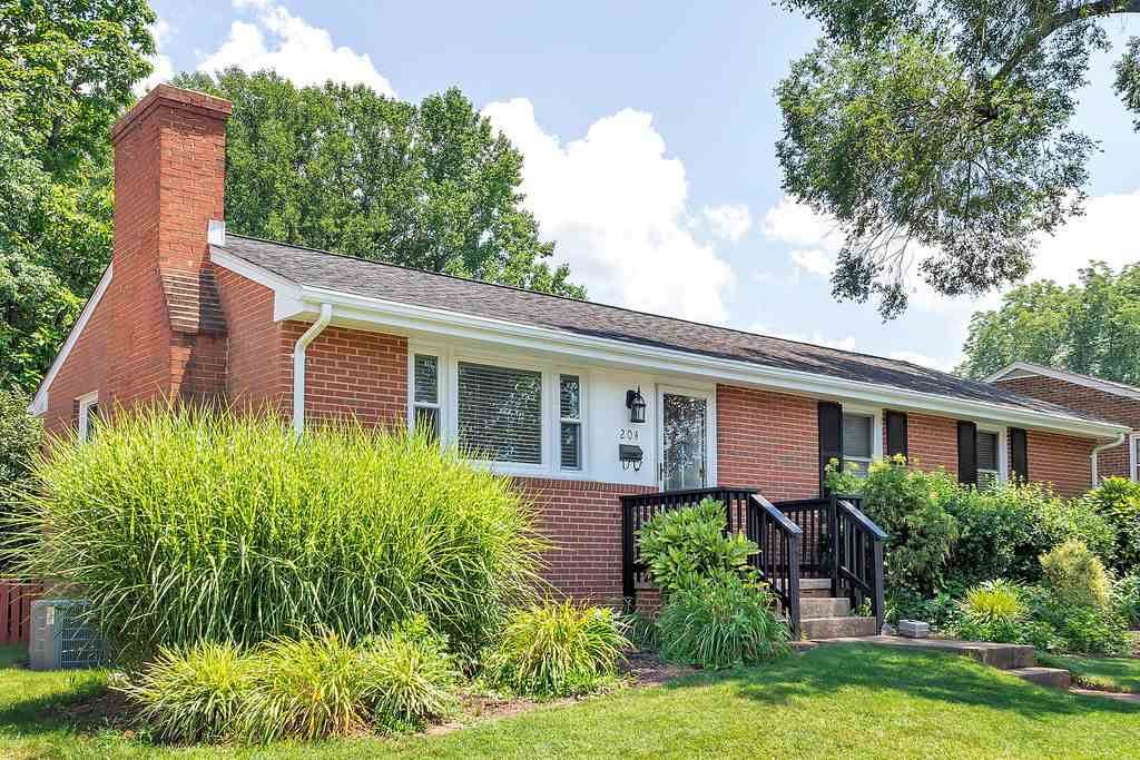 204 Camellia Dr - Photo 1