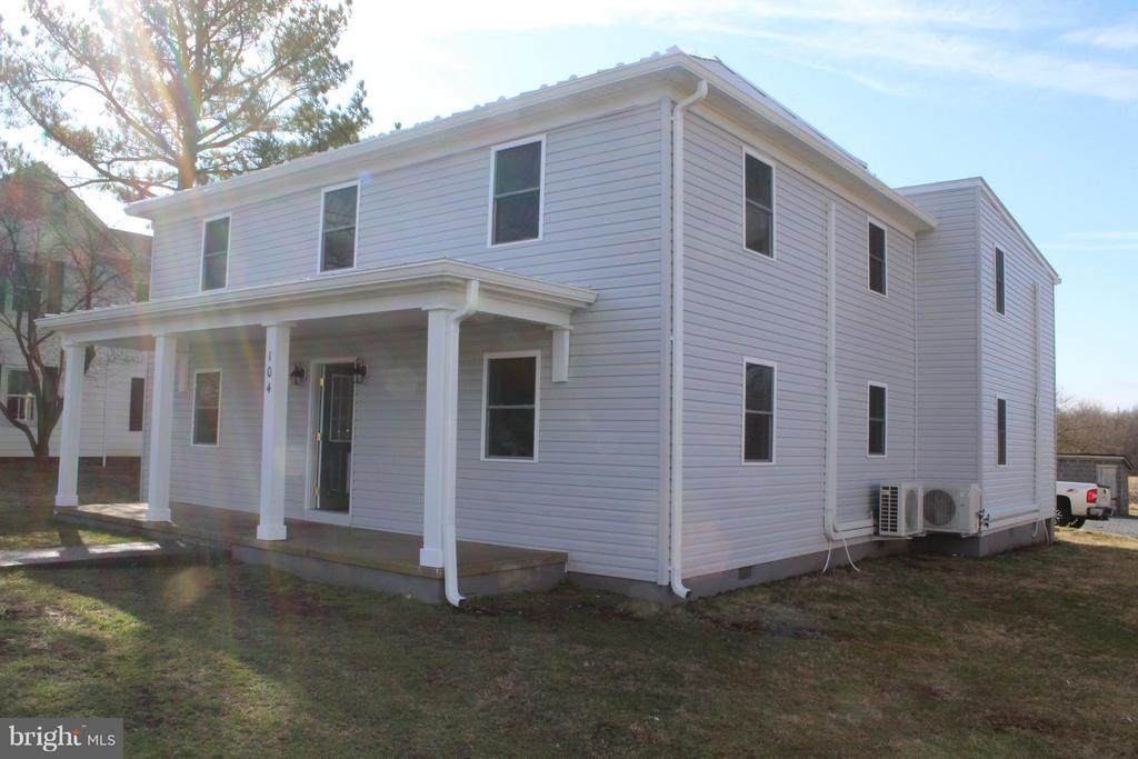104 Main St - Photo 1
