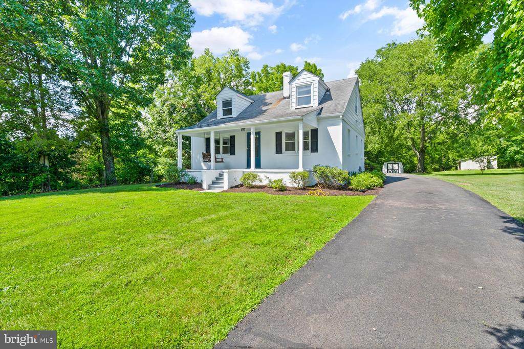 4498 Dumfries Rd - Photo 1