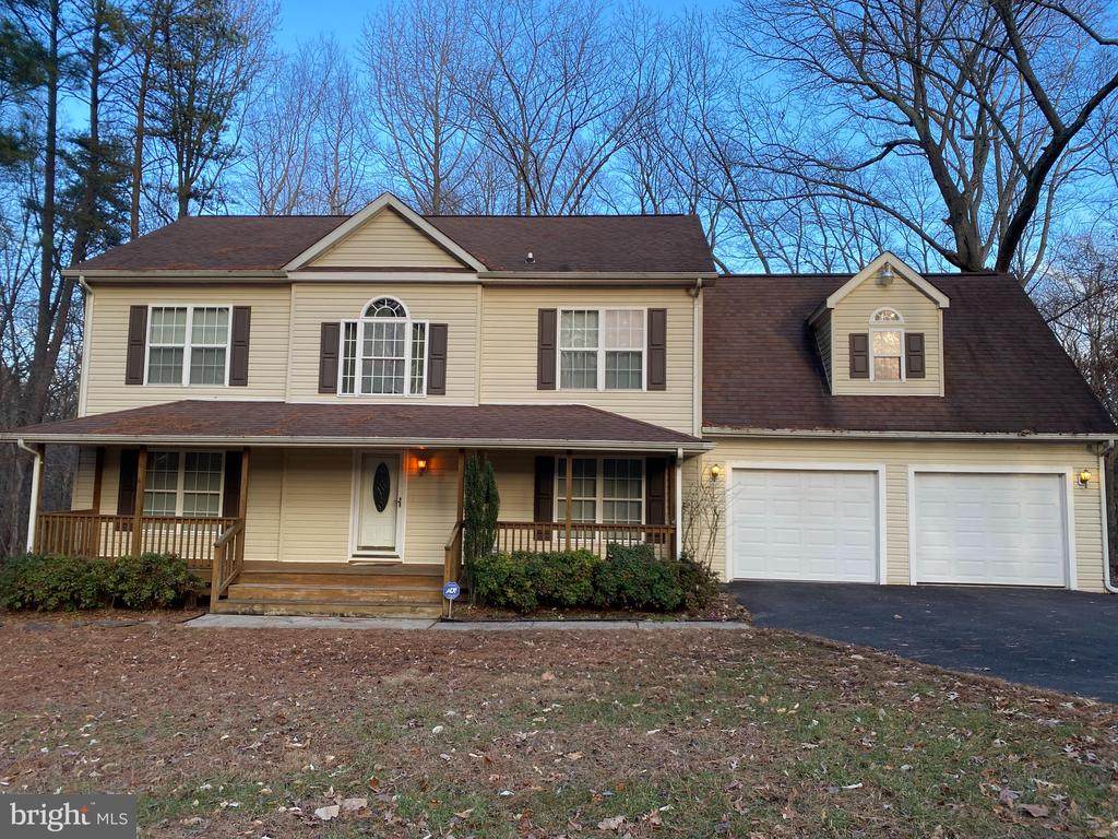 490 Point Dr - Photo 1