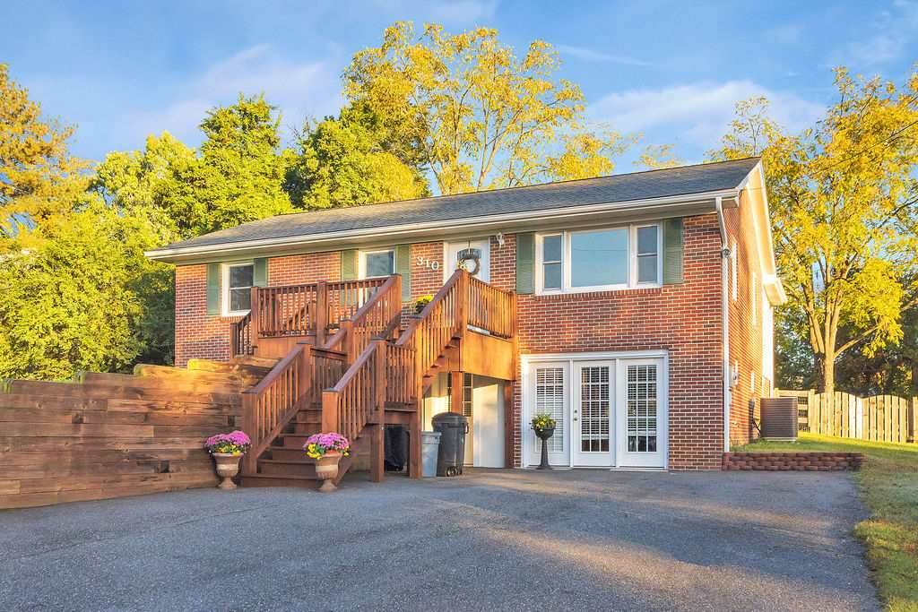 310 Partlow Dr - Photo 1