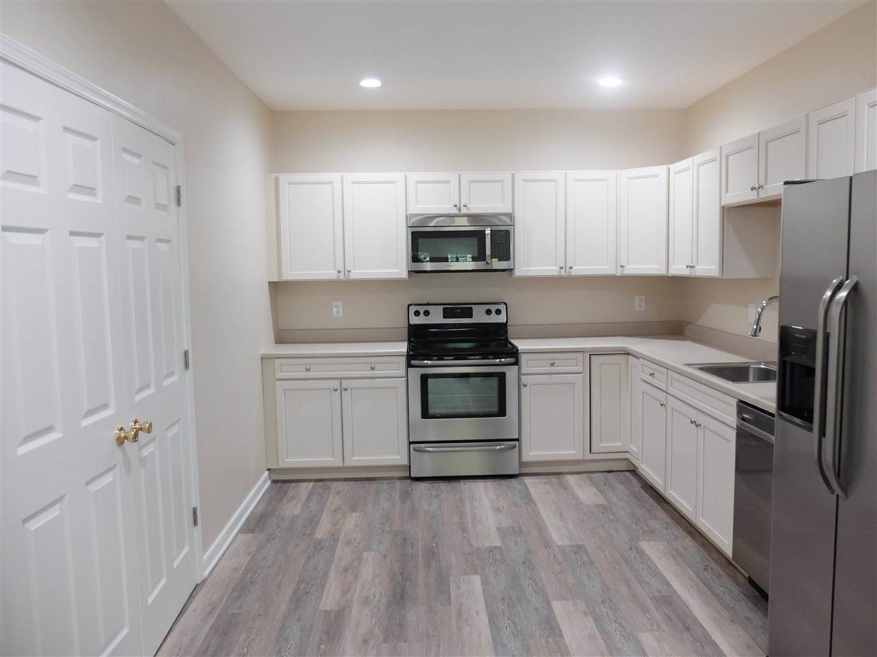 3520 Montgomery Ln - Photo 1