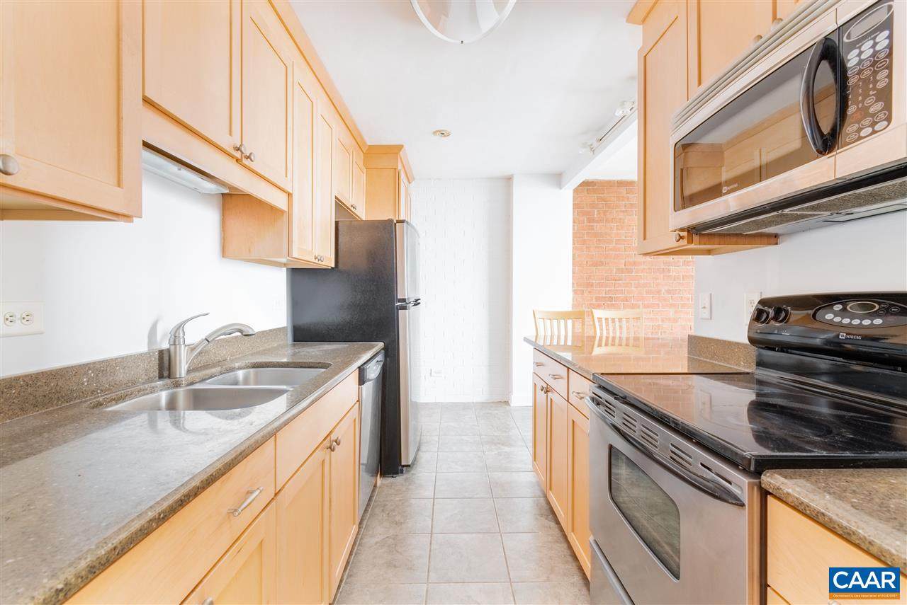 1800 Jefferson Park Ave - Photo 1
