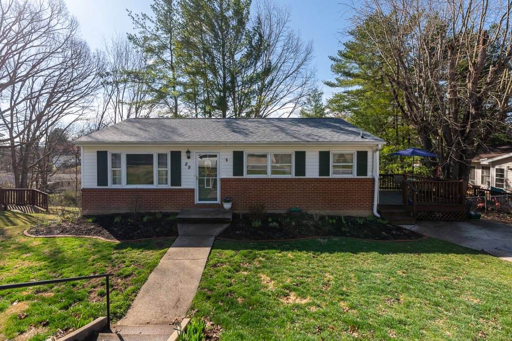 89 Hudson Ave - Photo 1