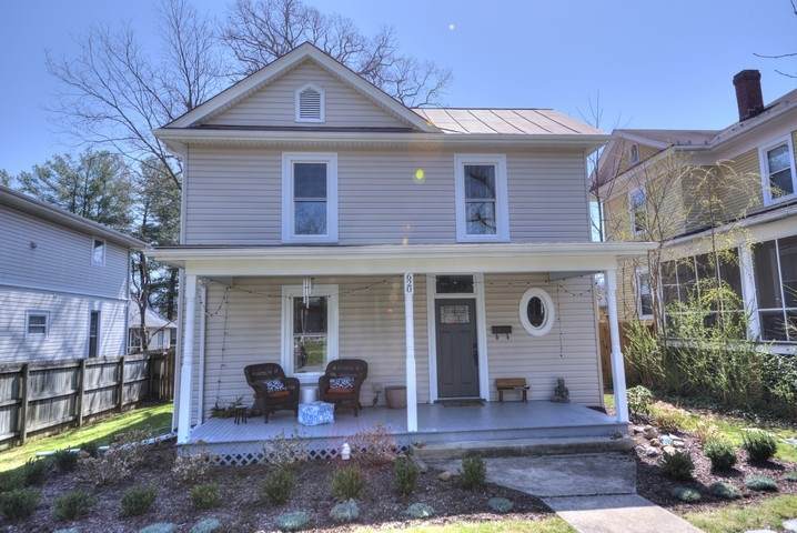 620 Maple Ave - Photo 1