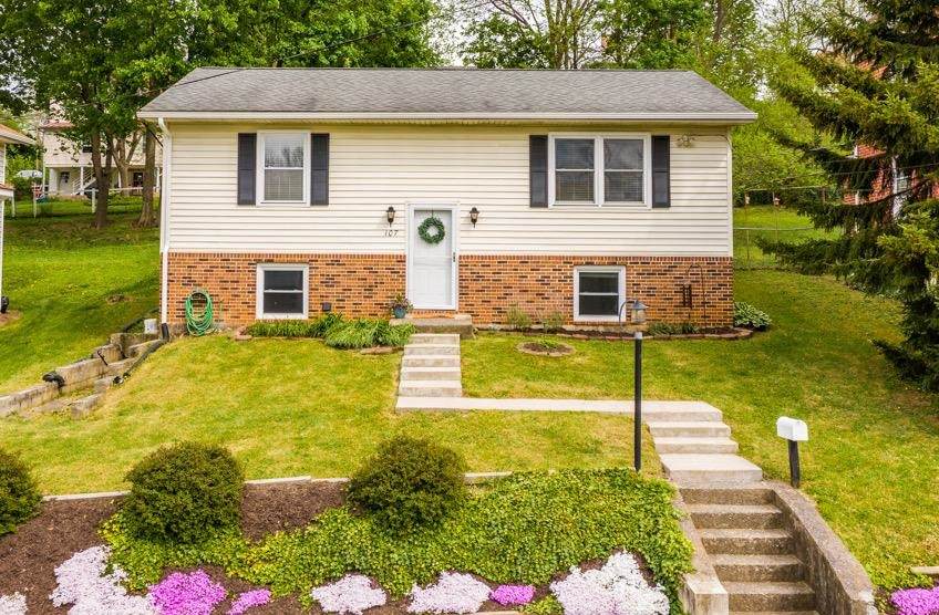 107 Lake Ave - Photo 1