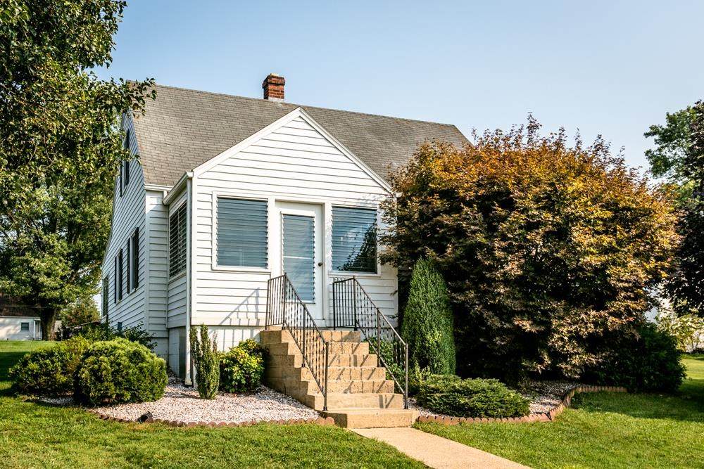 281 2ND AVE - Photo 1
