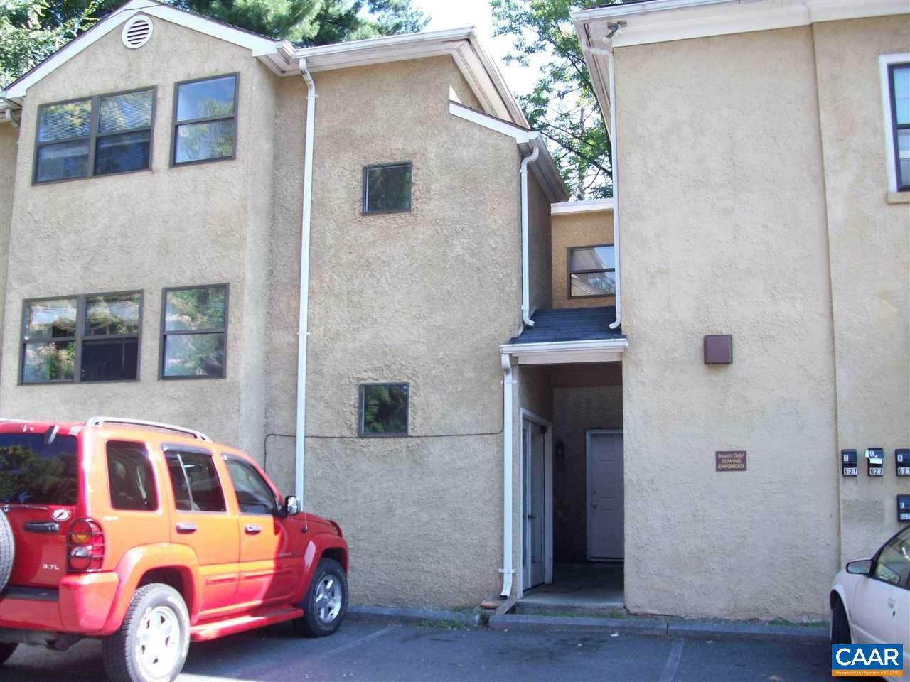 627 Cabell Ave - Photo 1