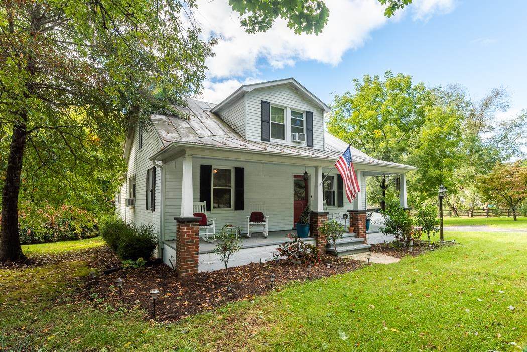2268 Lyndhurst Rd - Photo 1