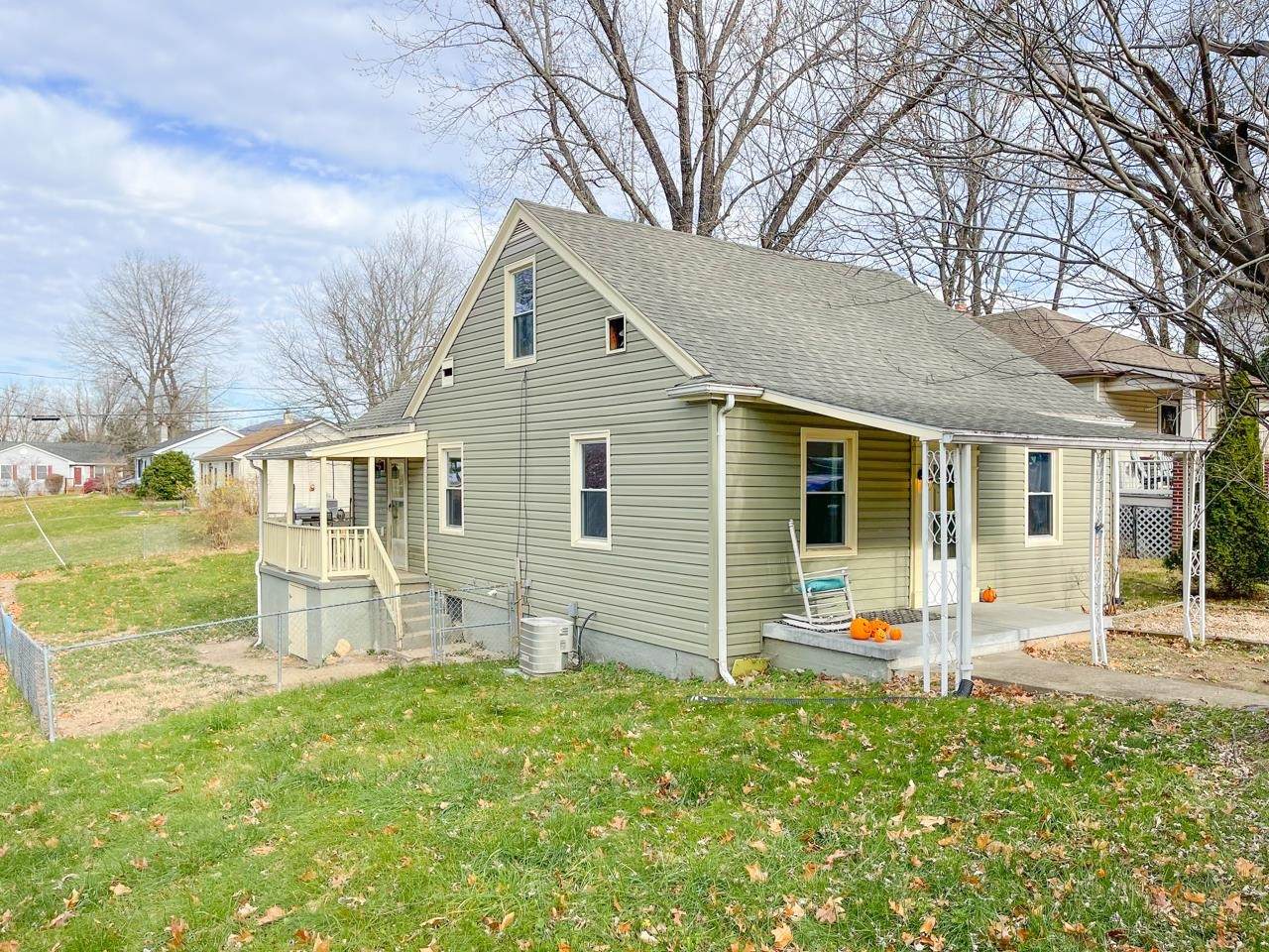 1401 5TH ST - Photo 1