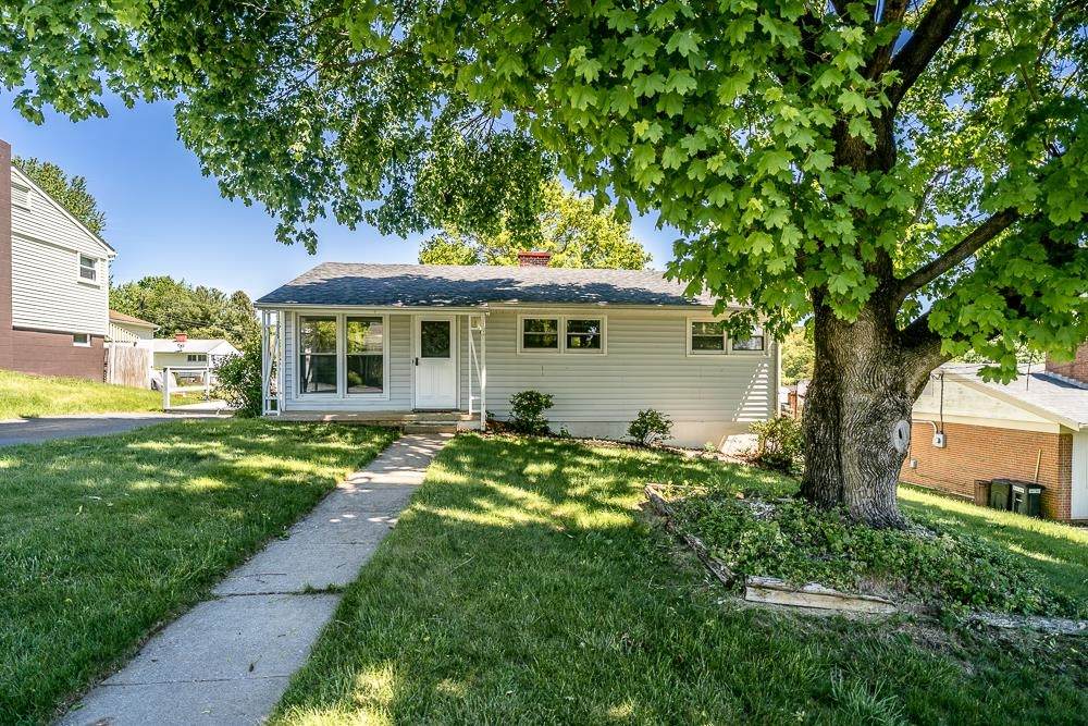 2515 Sharlaine Dr - Photo 1