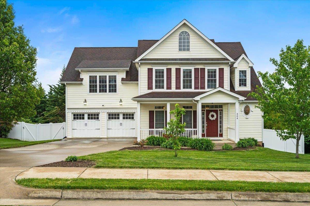 304 Windsor Dr - Photo 1