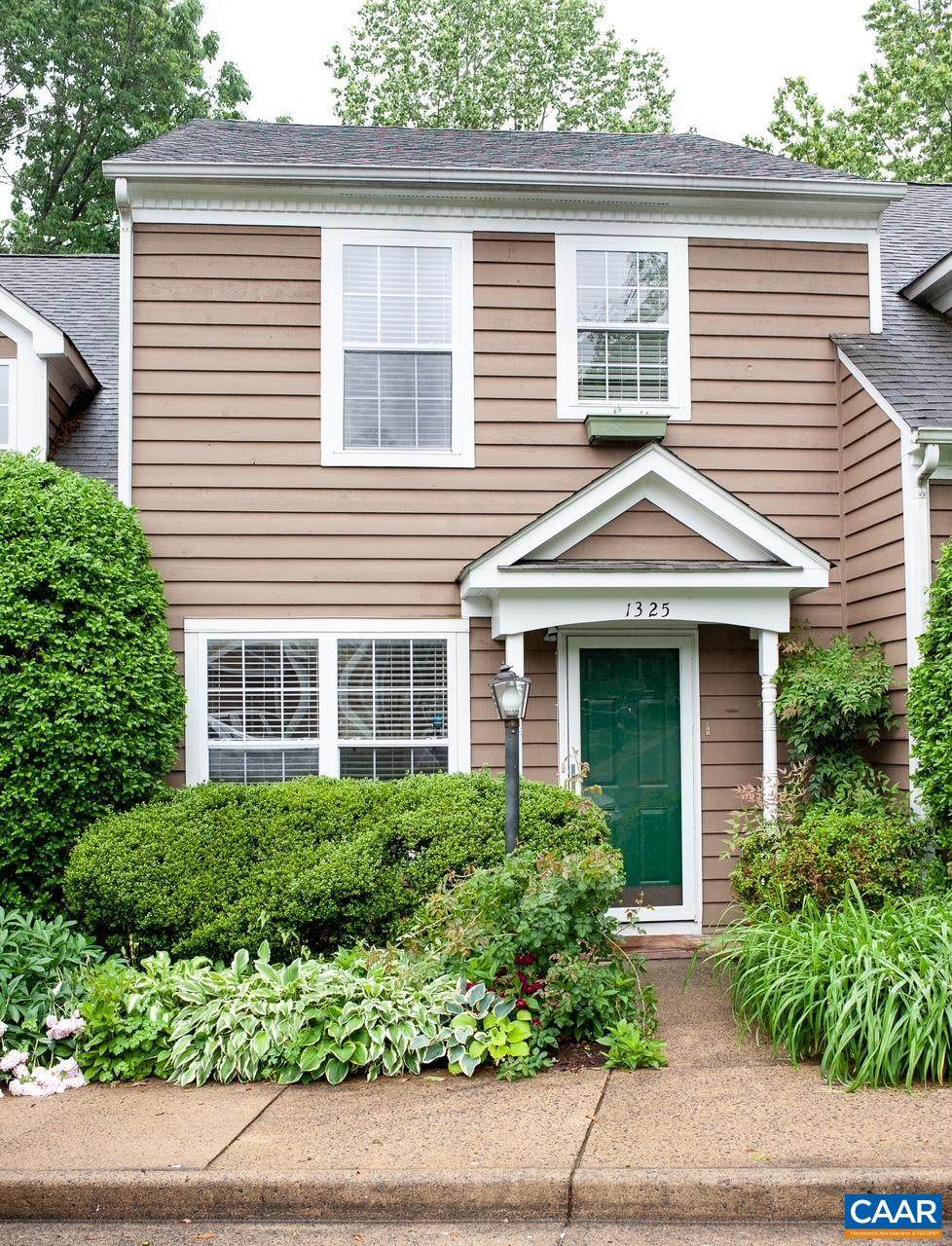 1325 Wimbledon Way - Photo 1
