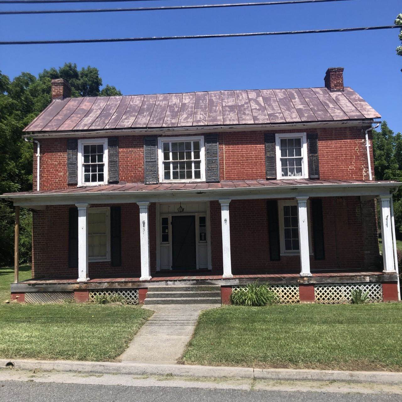 8431 Lee Hwy - Photo 1