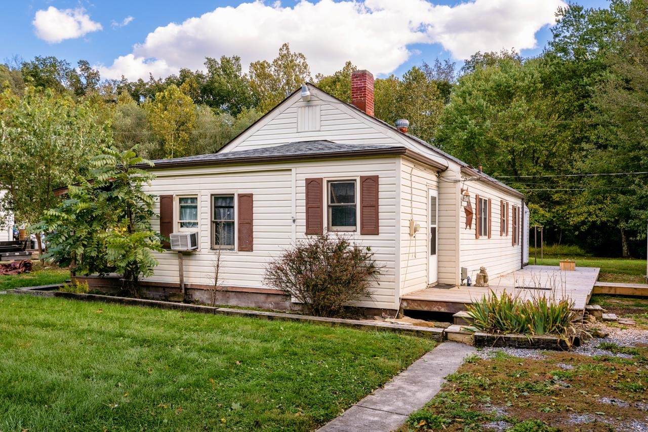 17 Village Ln - Photo 1