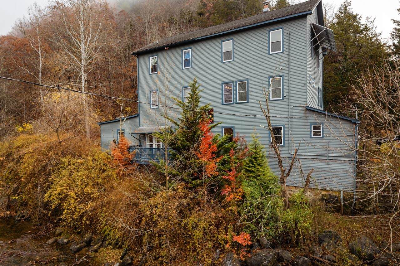 9145 Highland Tpke - Photo 1