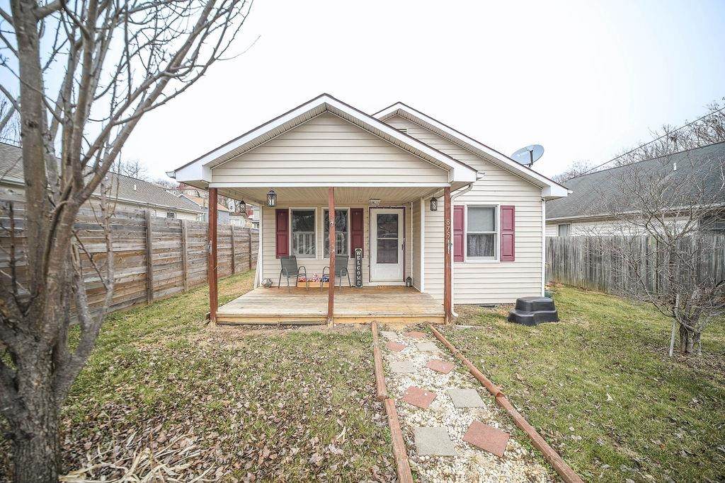875 Johnson St - Photo 1