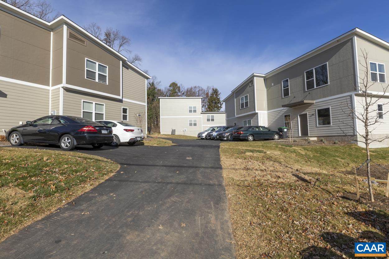 101 Thomas Dr - Photo 1
