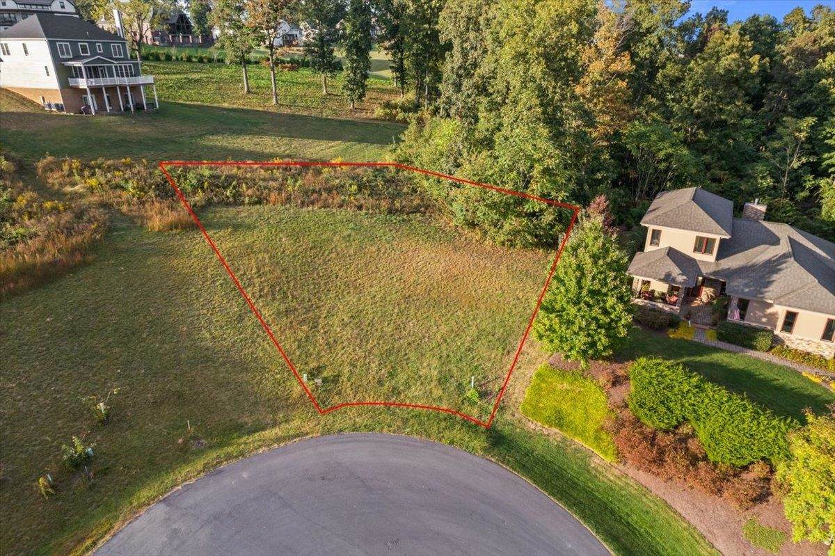 152 Wilton Pl - Photo 1