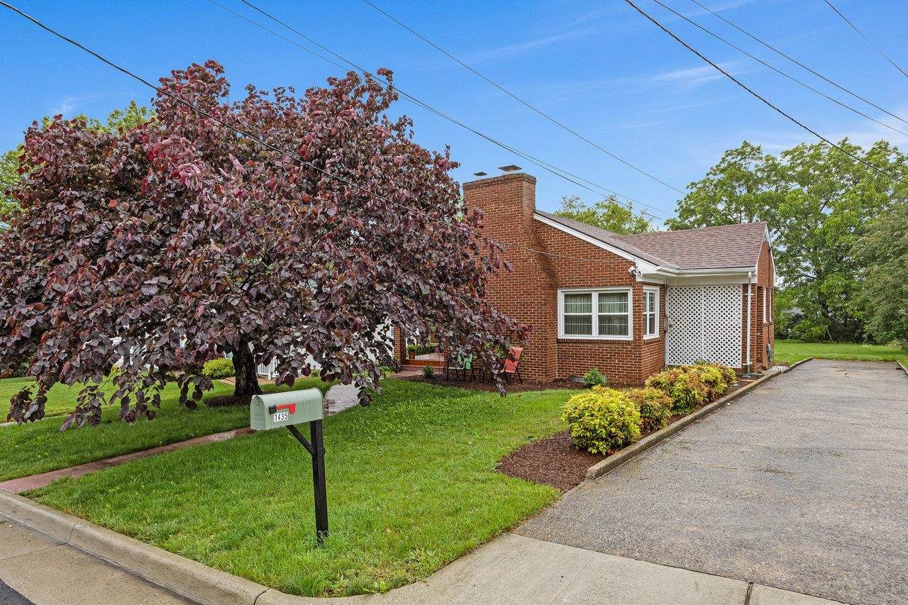 1435 Bluestone St - Photo 1
