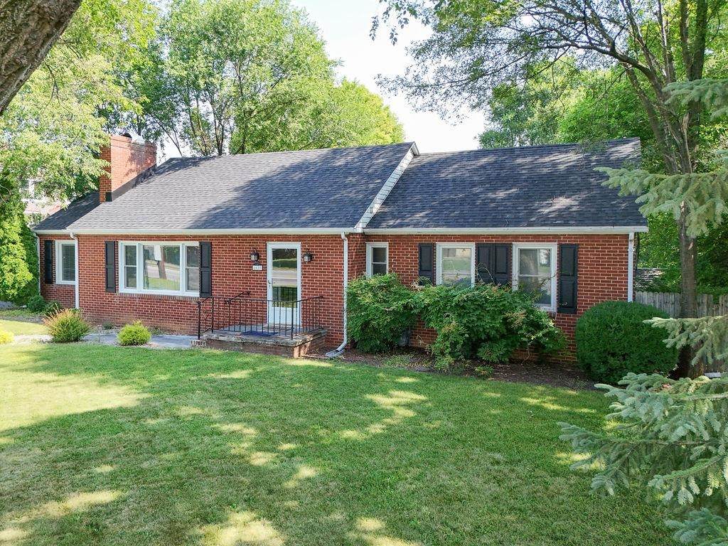 1625 Main St - Photo 1