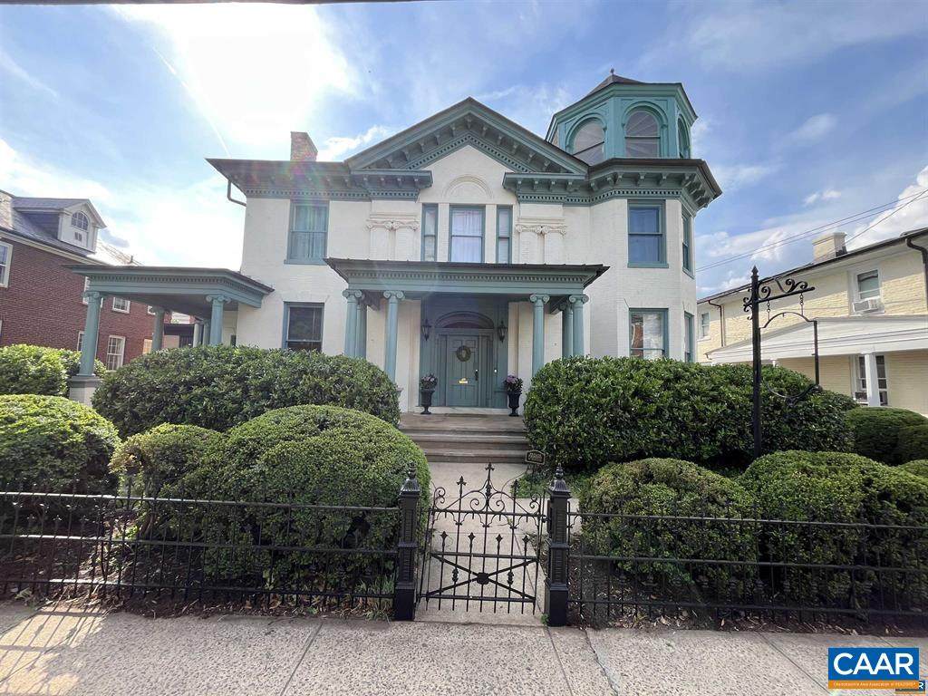 409 Park St - Photo 1