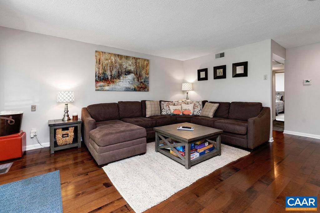 2046 Stone Ridge Condos - Photo 1