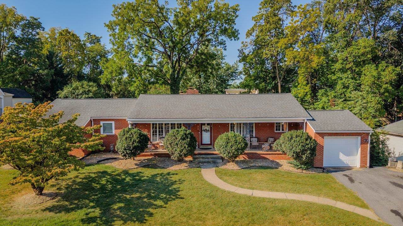 33 Port Republic Rd - Photo 1