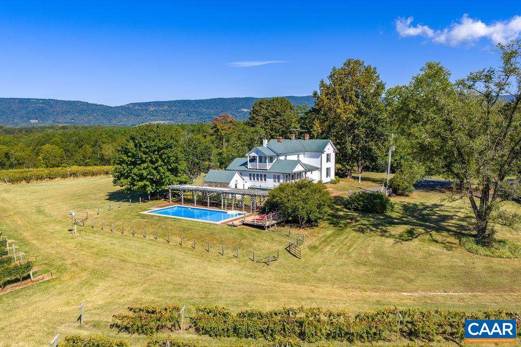 9175 Batesville Rd - Photo 1