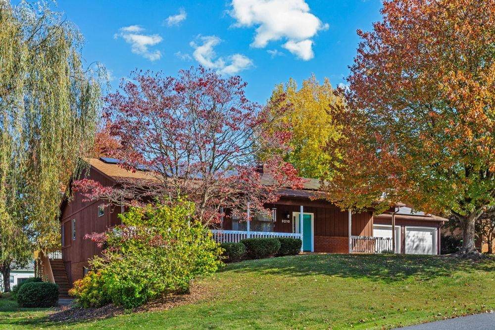 3210 Arrowhead Rd - Photo 1