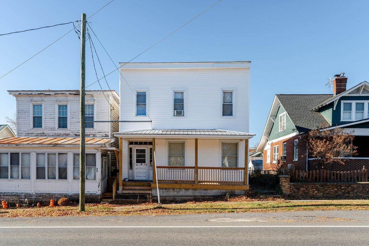 427 Fourth St - Photo 1