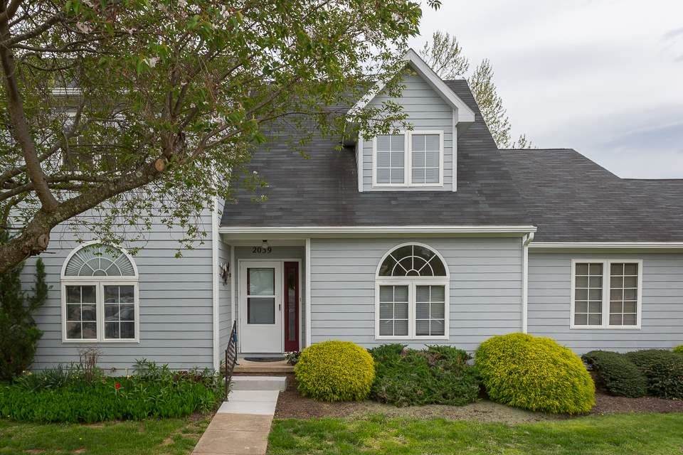 2039 Hampton Dr - Photo 1