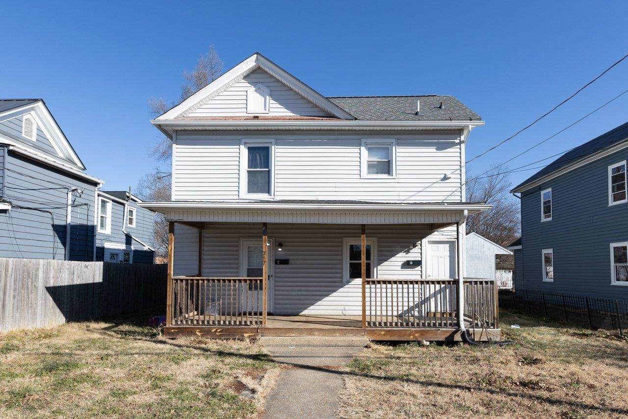 317 12TH ST - Photo 1