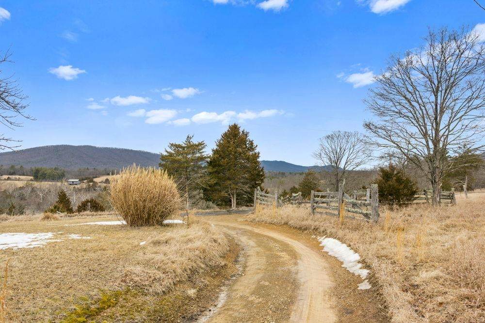 https://bt-photos.global.ssl.fastly.net/cville/orig_boomver_1_675176-2.jpg