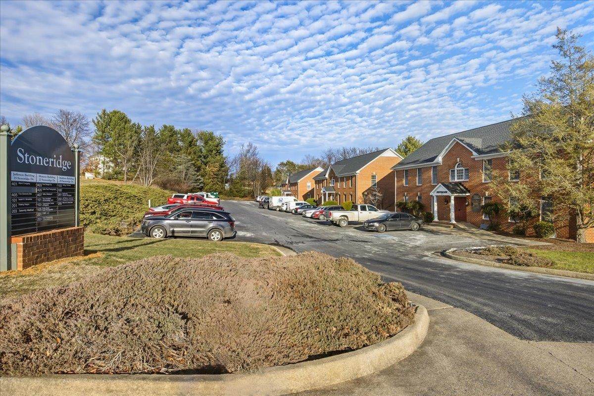 https://bt-photos.global.ssl.fastly.net/cville/orig_boomver_1_675238-2.jpg