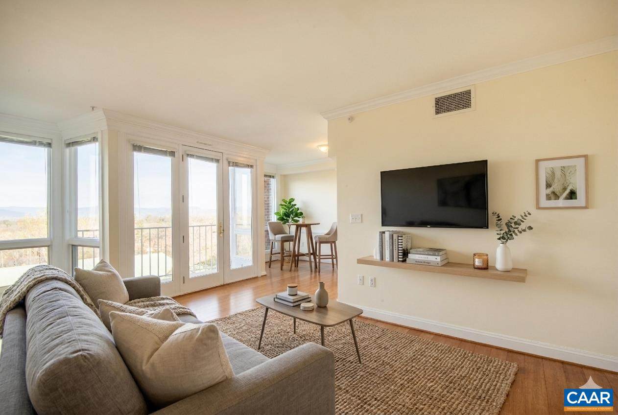 500 Crestwood Dr - Photo 1