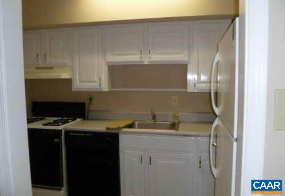 2422 Barracks Pl - Photo 1
