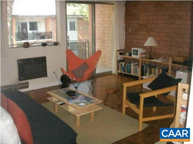 1800 Jefferson Park Ave - Photo 1