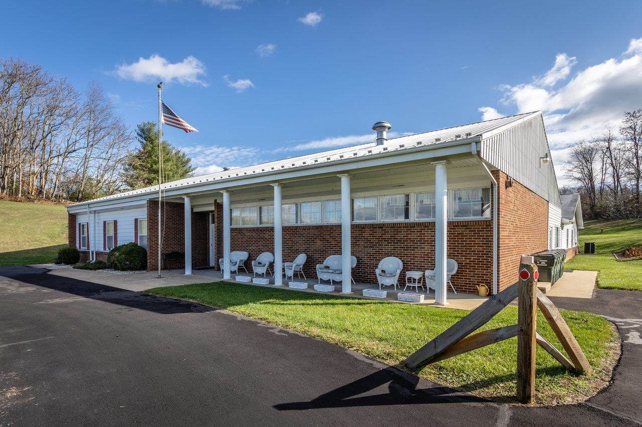 8 Rainbow Ln - Photo 1