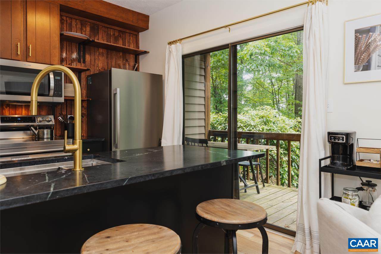 792 Laurelwood Condos - Photo 1